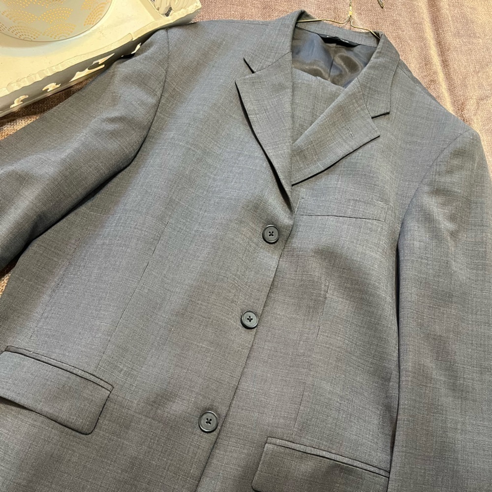 Gray Claiborne Men’s Suit- Size 35